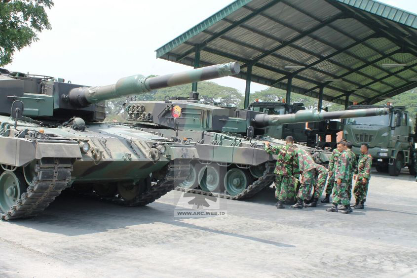 TNI Latihan Mengemudi Tank Leopard 2_1