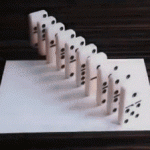 Efek 2 Dimensi Domino jadi 4 Dimensi - Trik Tipuan Kamera yang Unik 15