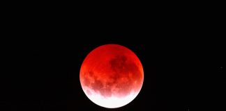 Gerhana Bulan Total yang Juga Disebut Rare Blue Moon Eclipse - WRALDotcom