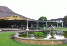 Tujuh Destinasi Wisata di Solo - Pura Mangkunegaran - Src Maeshare - blogger